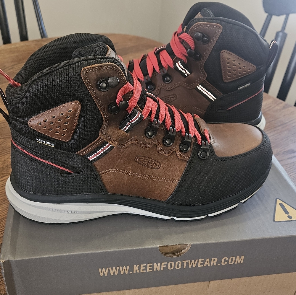 Mens Keen Red Hook Waterproof Boot (Carbon Toe)